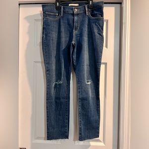 Women’s Levis denim slimming skinny Jean